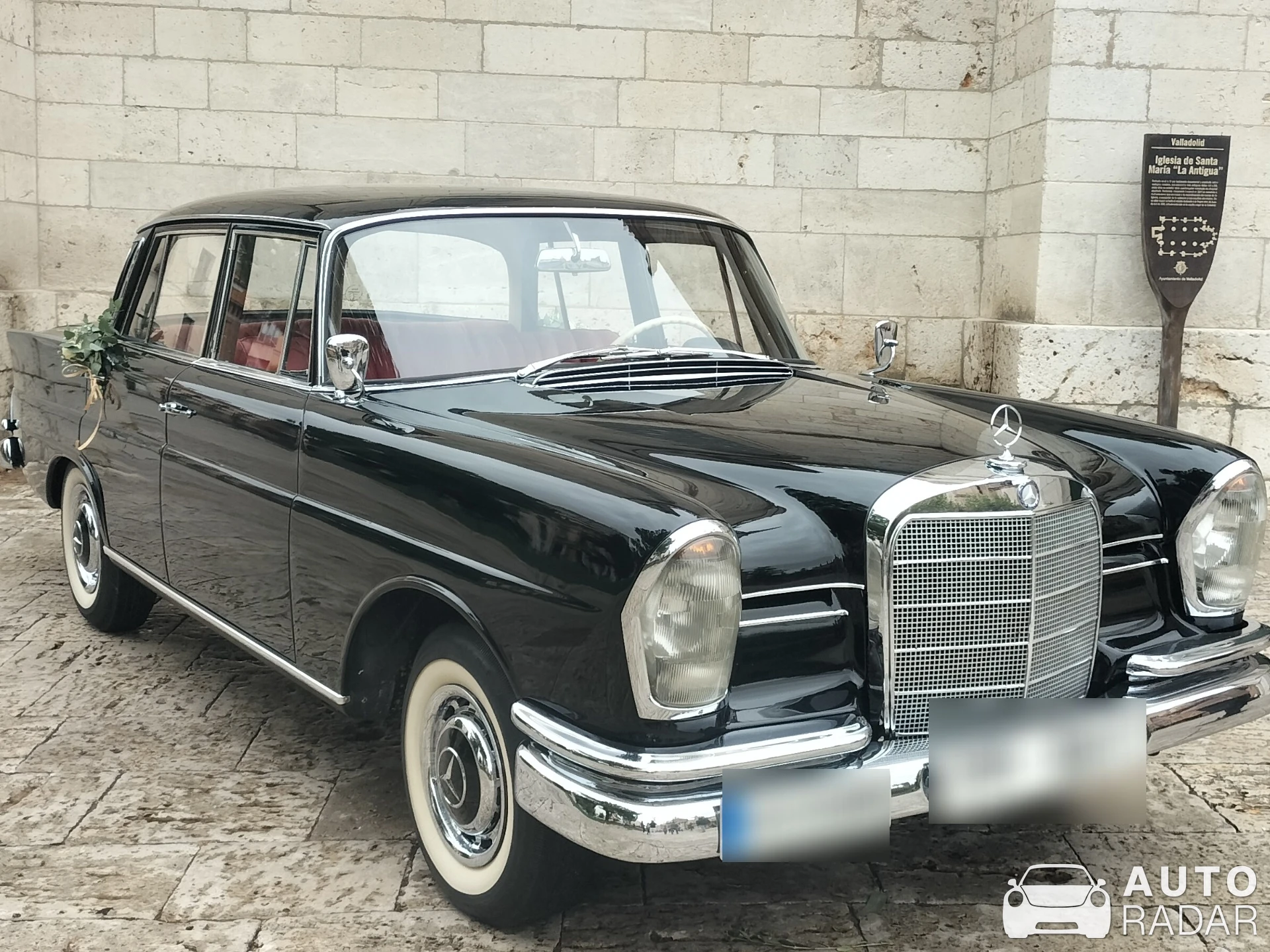 Mercedes-Benz 220S spotted in Valladolid