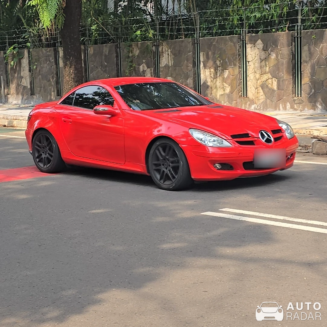 Mercedes-Benz SLK 350 R171 spotted in Jakarta