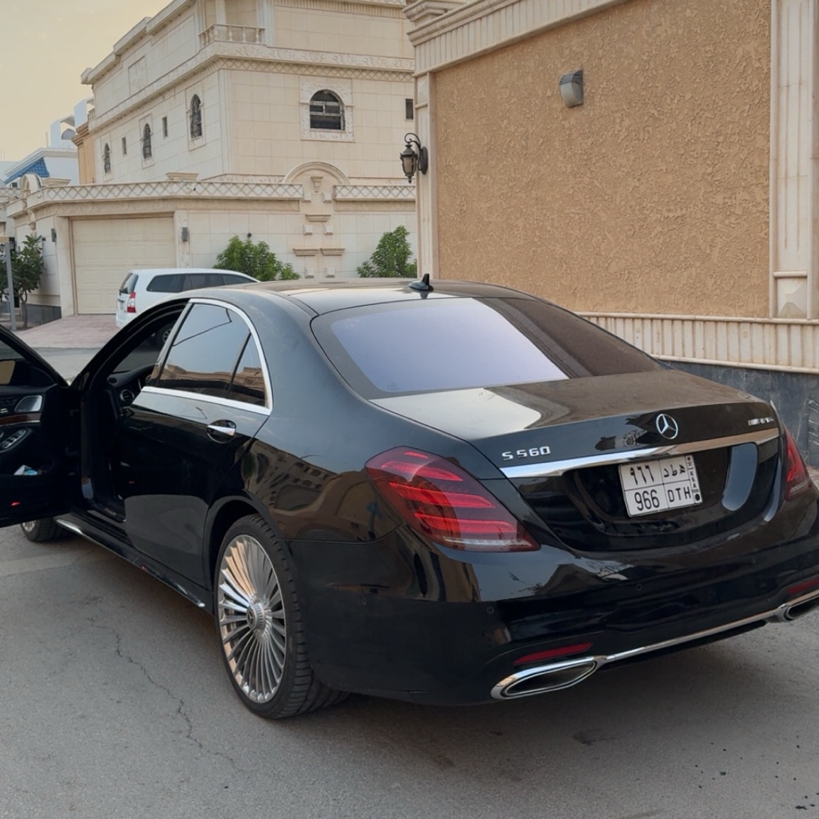 Mercedes-Maybach S 560
