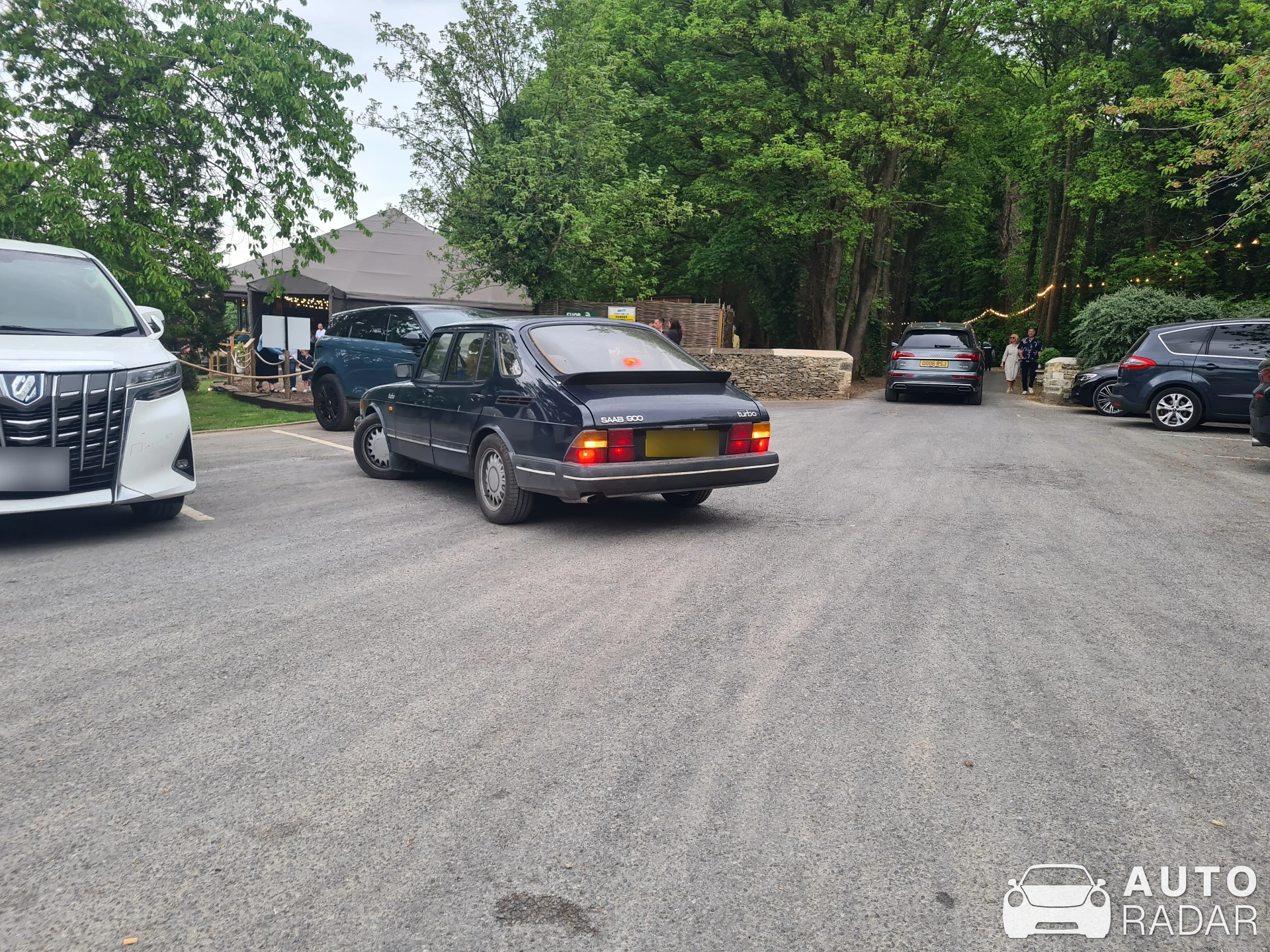 Saab 900 Classic Turbo Aero spotted in Burford