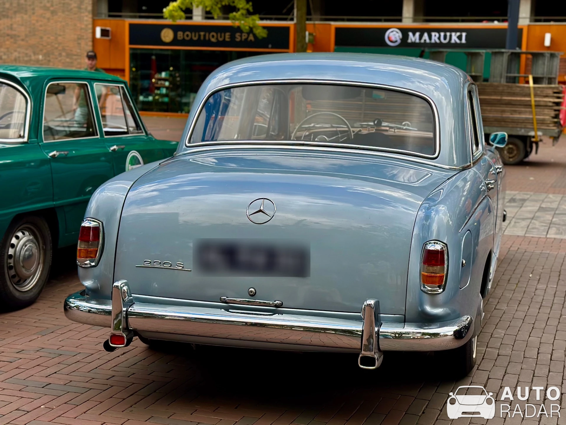 Mercedes-Benz 220S spotted in Rotterdam