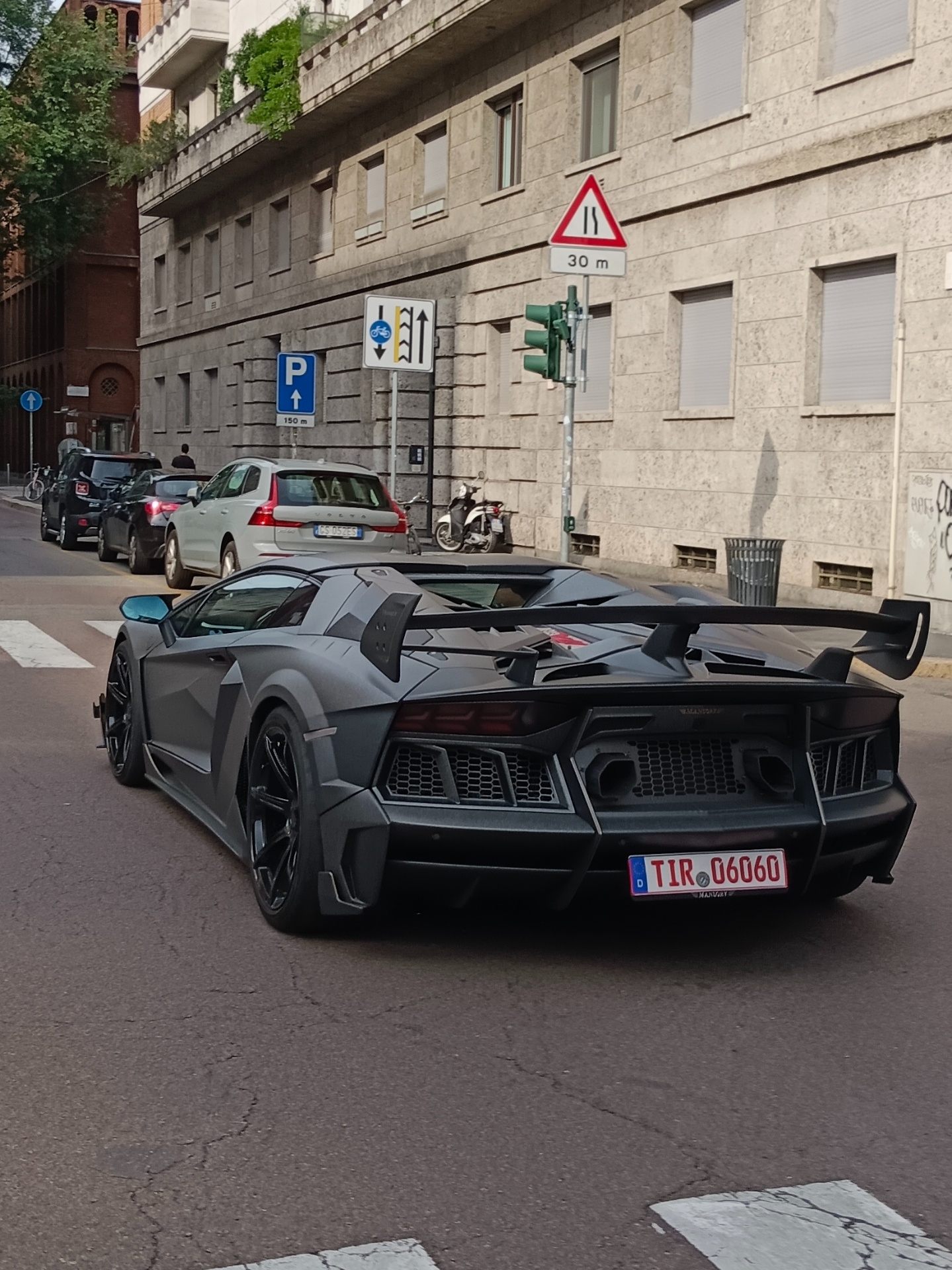 Lamborghini Aventador S LP740-4 Roadster Mansory