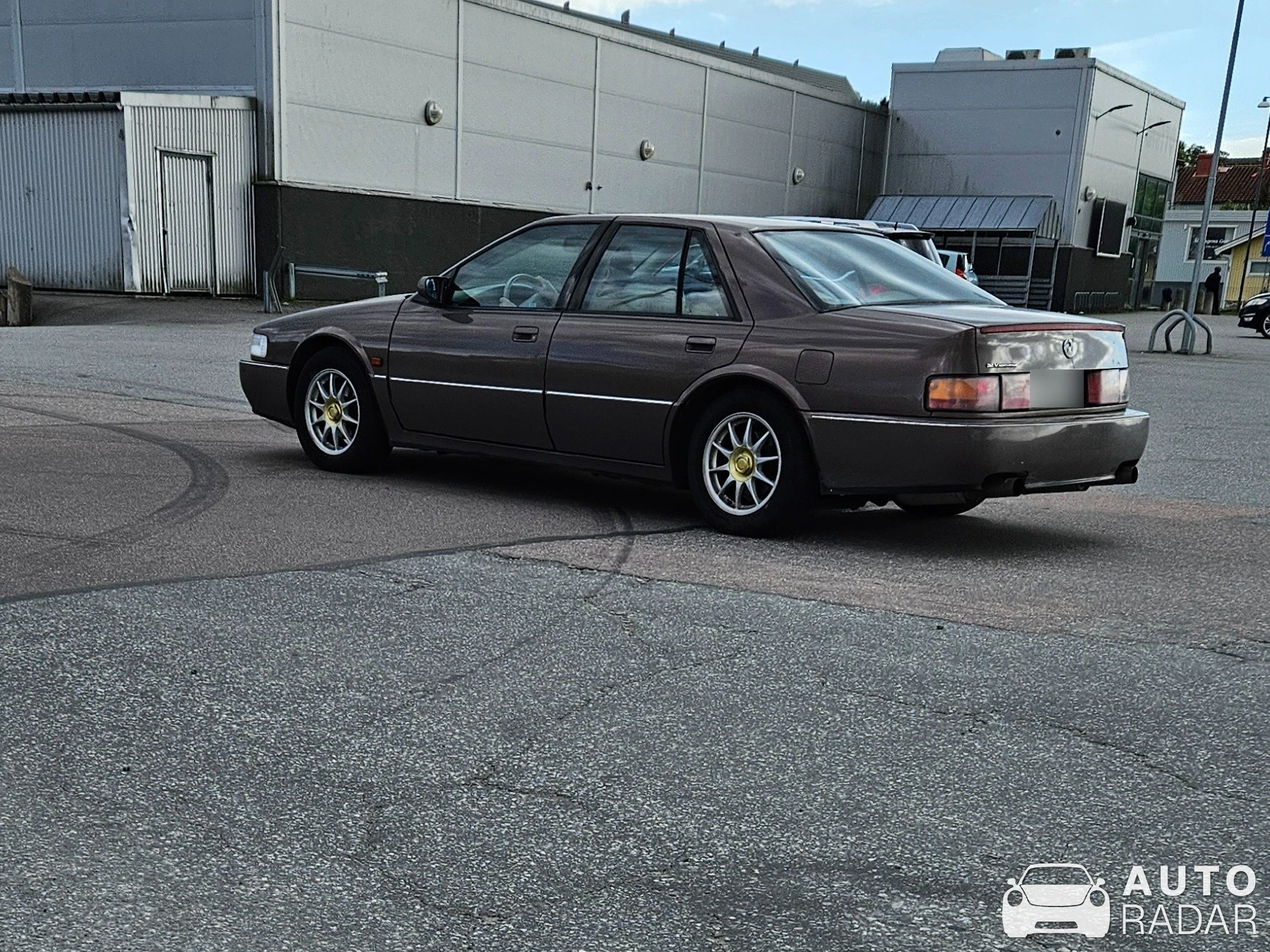 Cadillac Seville spotted in Älvängen