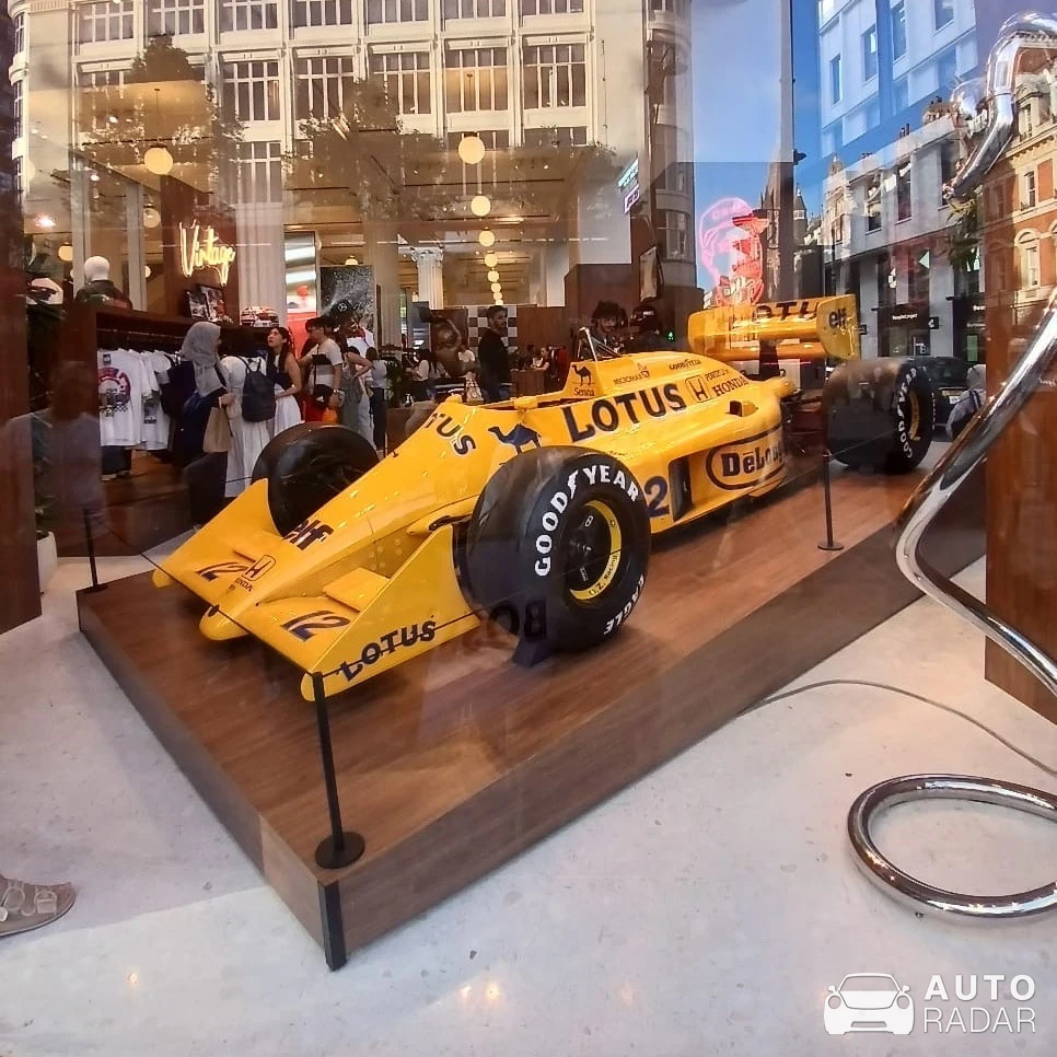 Lotus 99T spotted in London