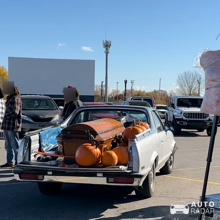 Chevrolet El Camino spotted in Saint-Eustache, Canada