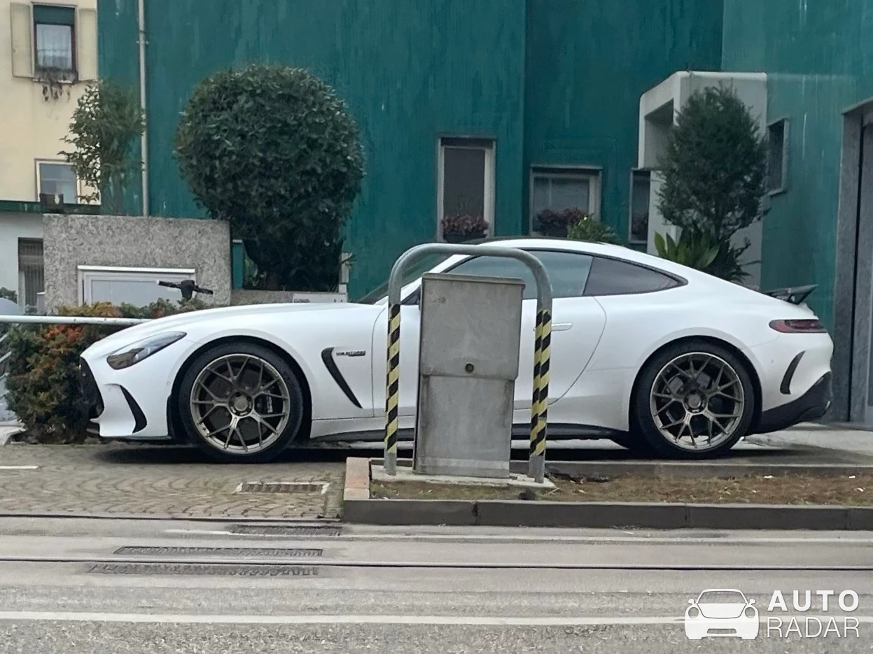 Mercedes-AMG GT R C190 spotted in Venezia, Italia