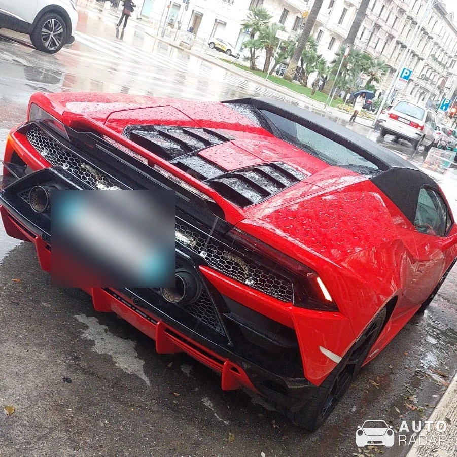 Lamborghini Huracán LP640-4 EVO Spyder spotted in Bari, Italy