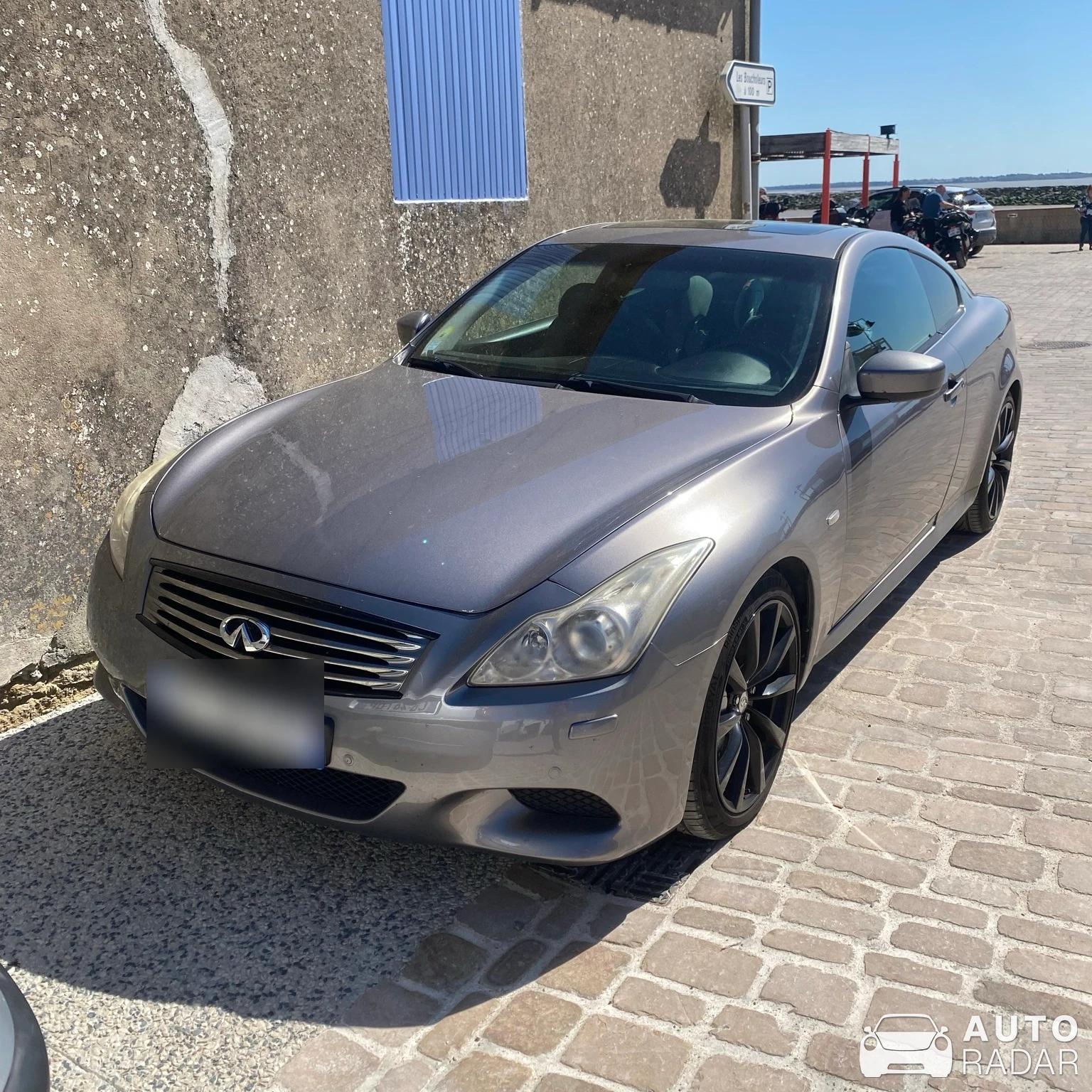 Infiniti G37S spotted in Châtelaillon-Plage