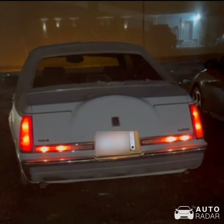 Lincoln Mark VII spotted in جدة