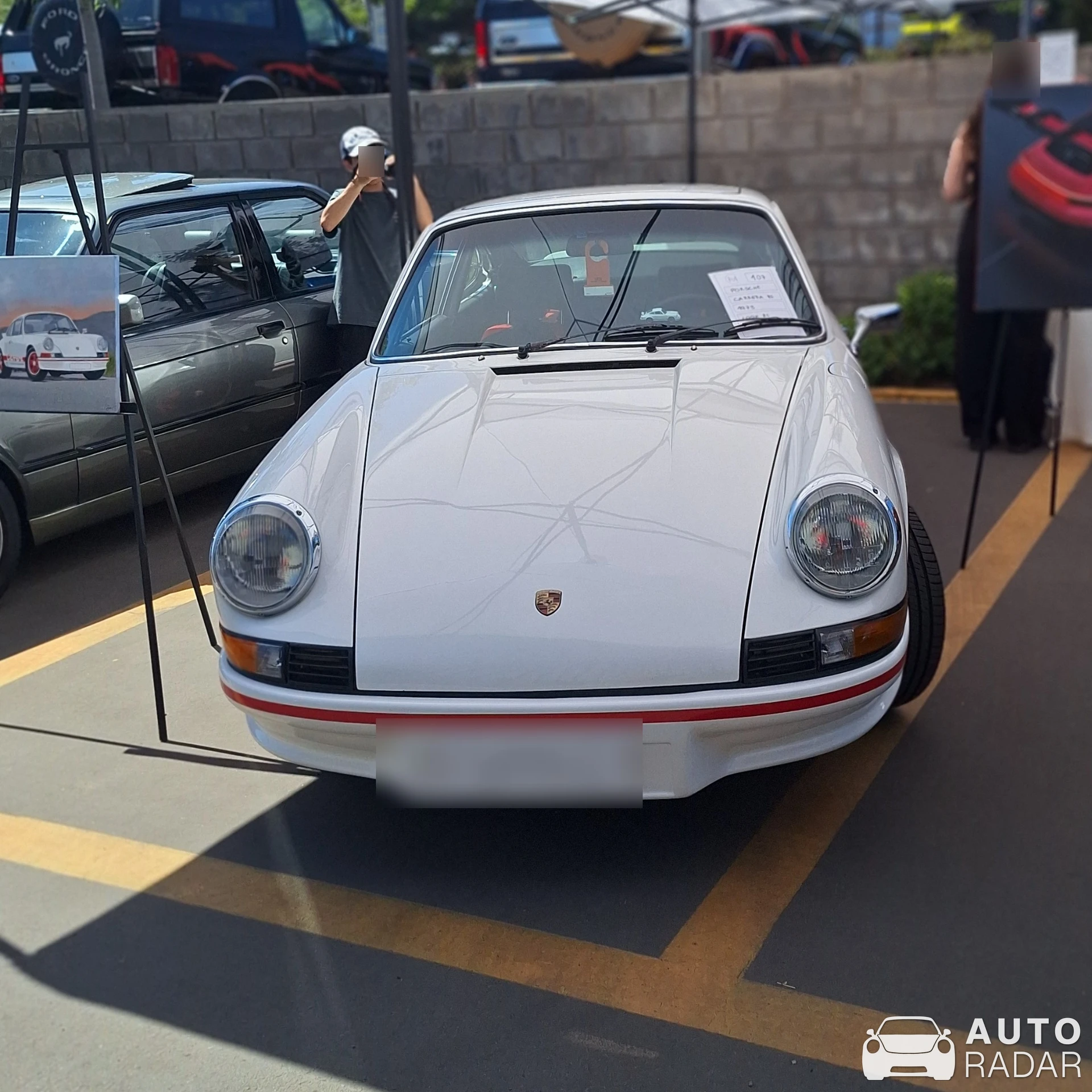 Porsche 911 Carrera 3.2 spotted in Las Condes, Chile