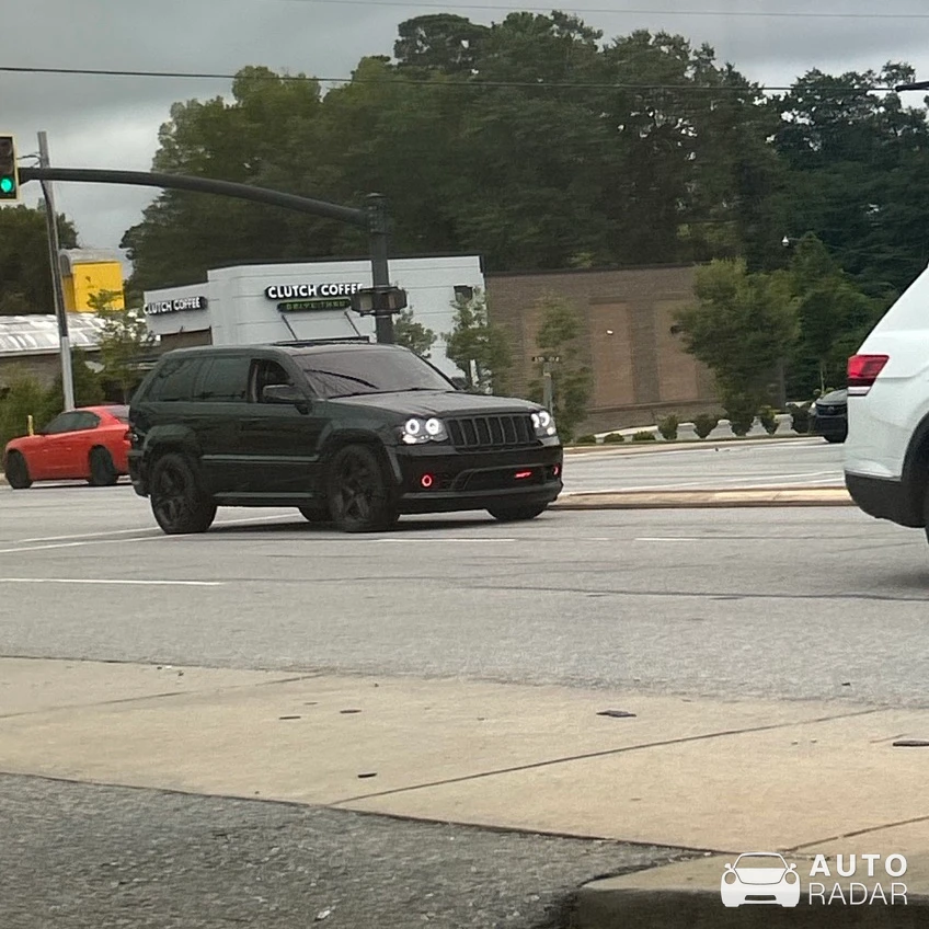 Jeep Grand Cherokee SRT-8 2012 spotted in Lexington