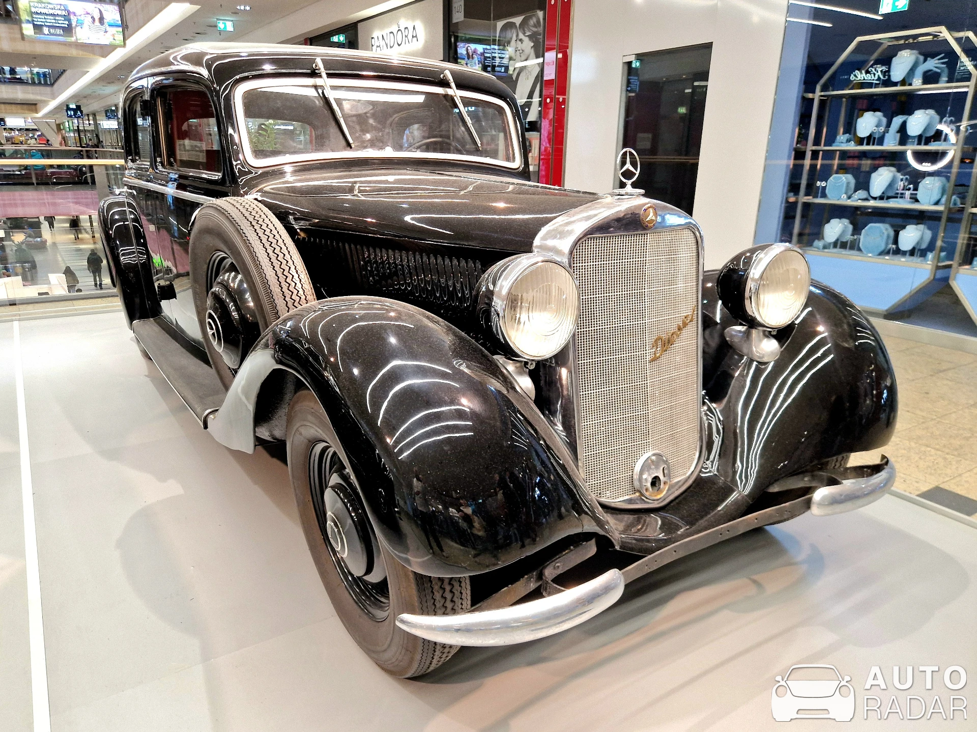 Mercedes-Benz 260 D W138 spotted in Kraków