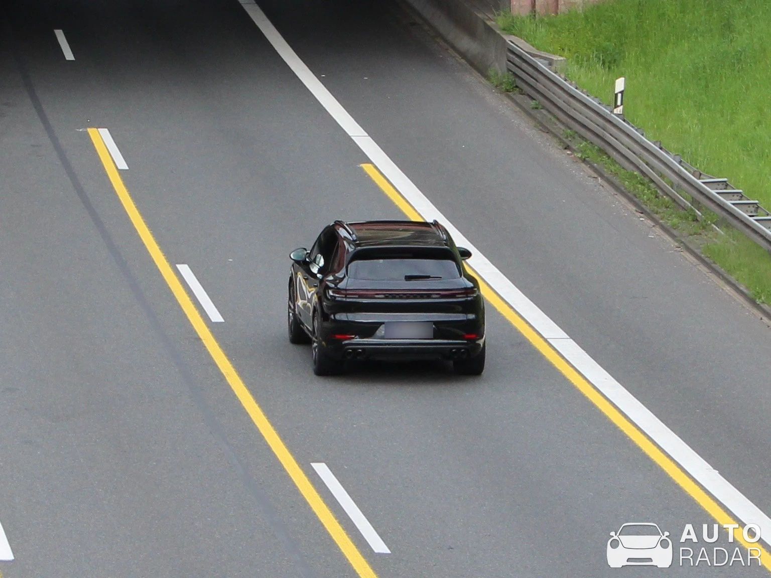 Porsche Cayenne Coupé E-Hybrid spotted in Chemnitz