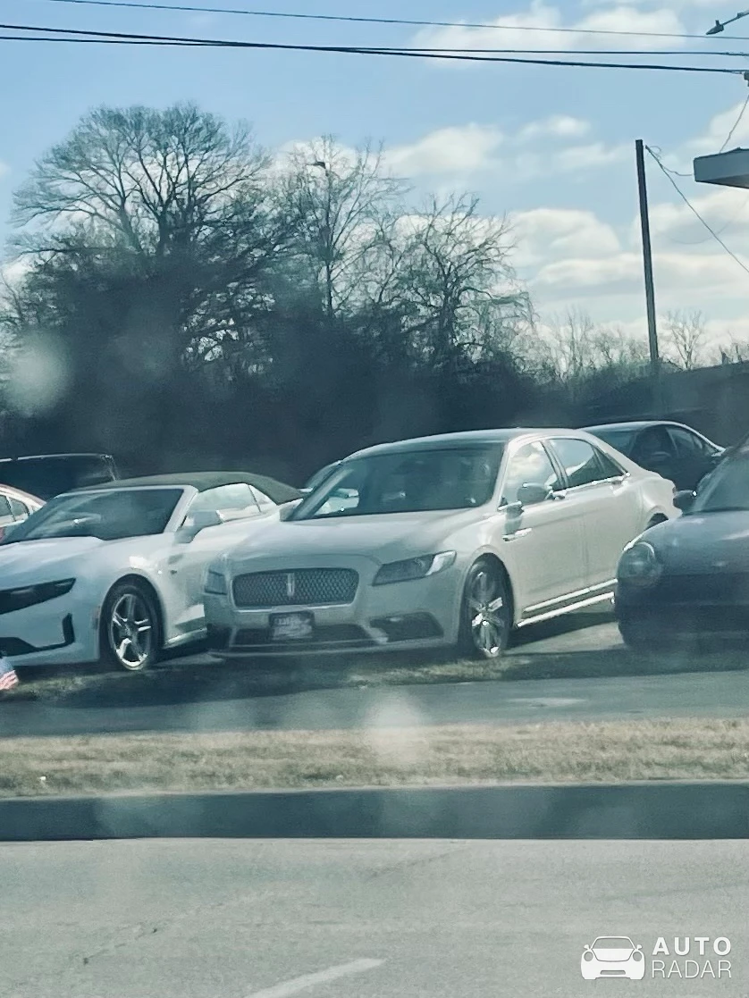Lincoln Continental Mark V spotted in Mason, United States