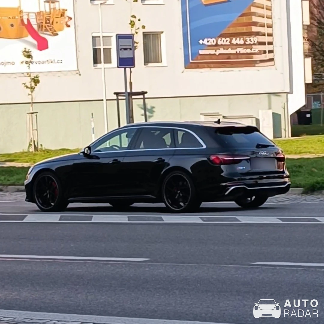 Audi RS4 Avant B9 spotted in Okres Znojmo, Czechia