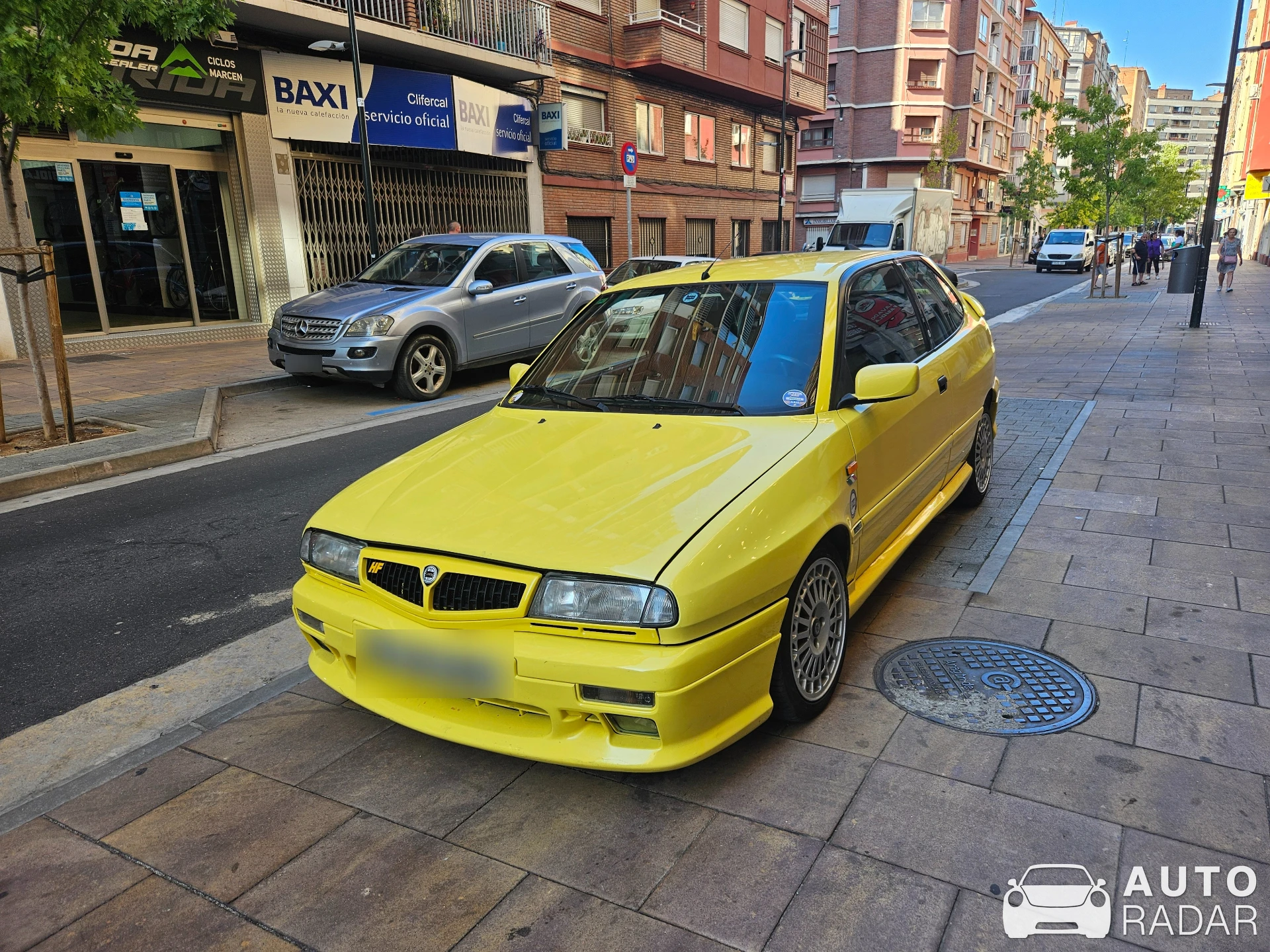 Lancia Delta HPE HF Turbo spotted in Zaragoza