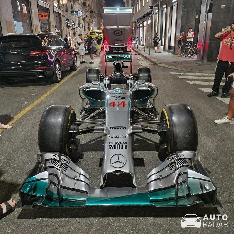 Mercedes-AMG F1 spotted in Milano