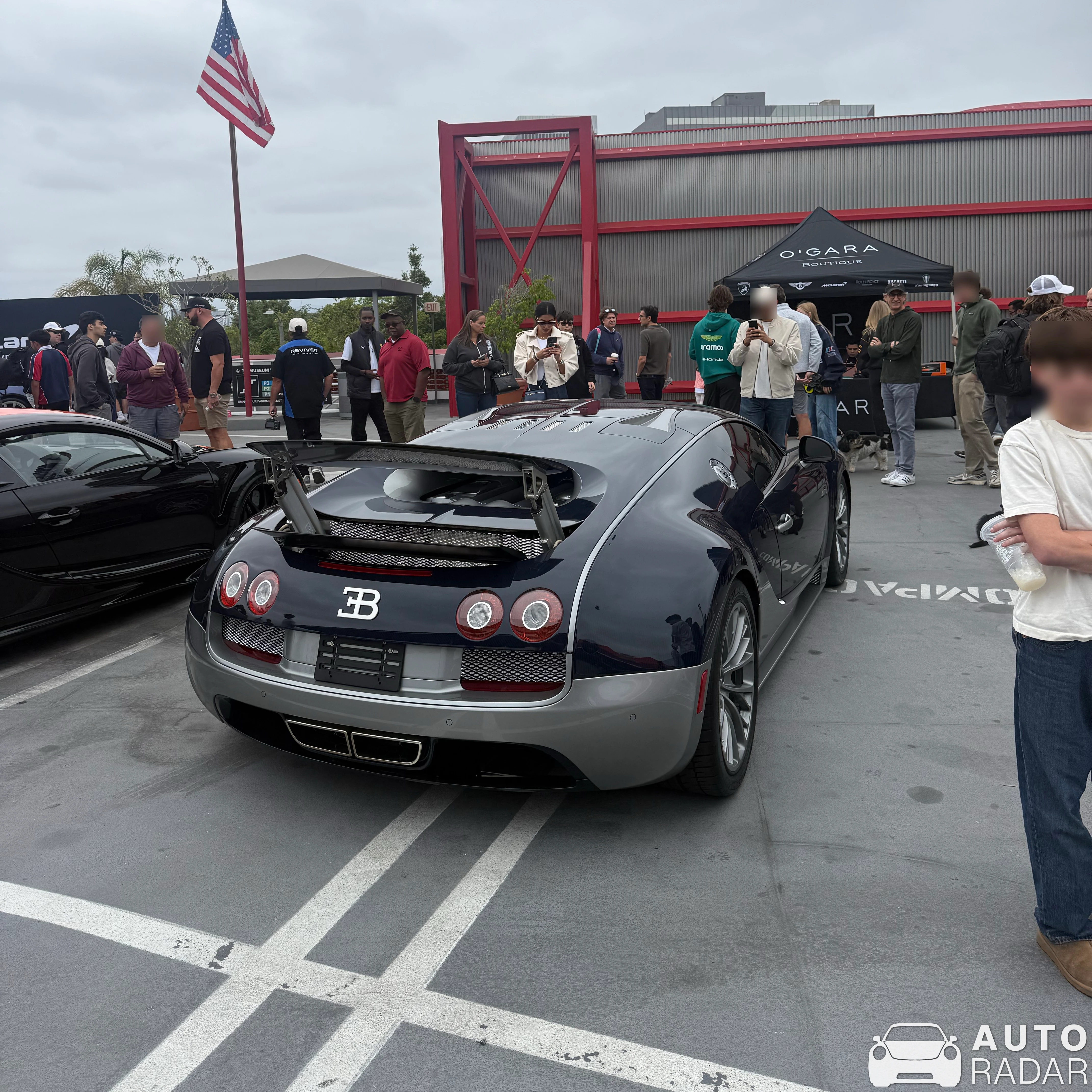Bugatti Veyron 16.4 Super Sport spotted in Los Angeles