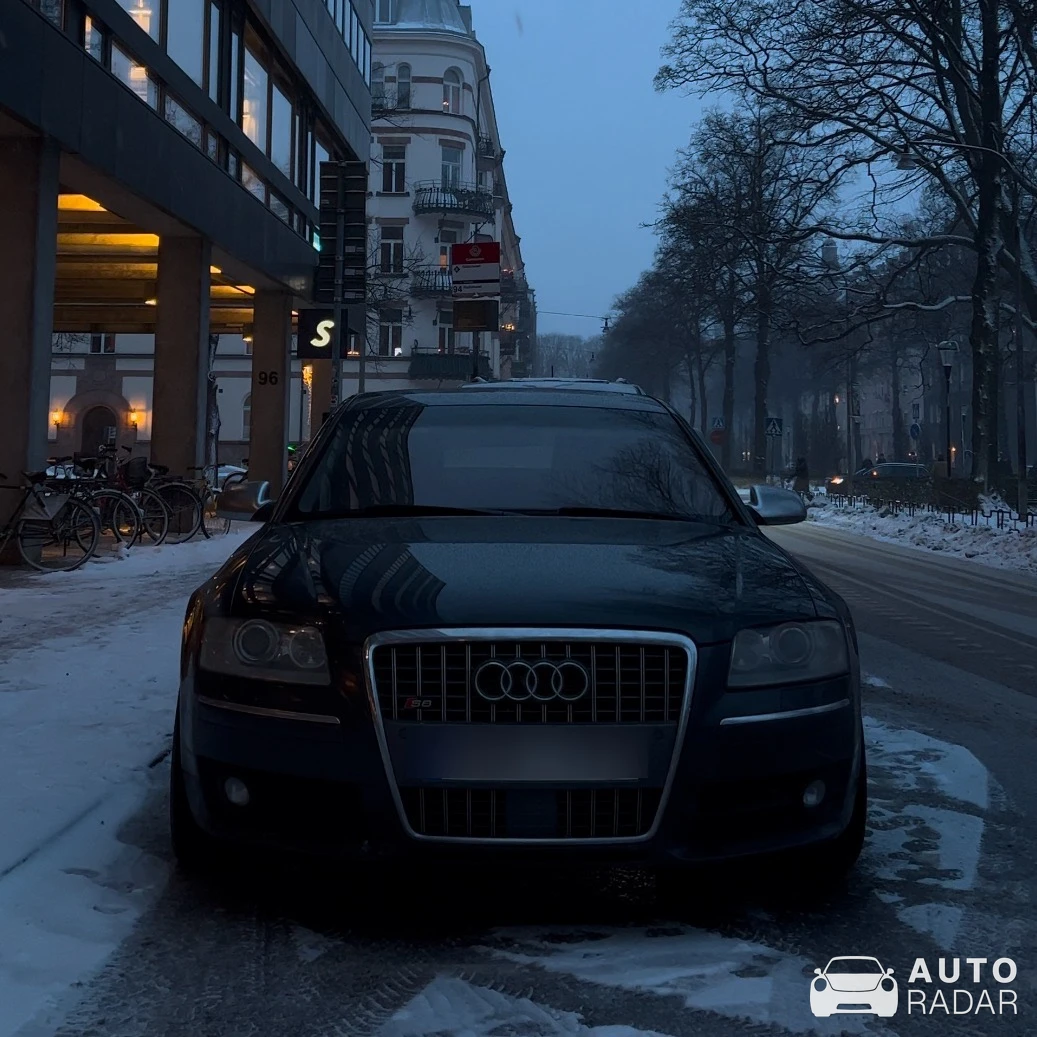 Audi S8 D3 spotted in Östermalm, Sweden