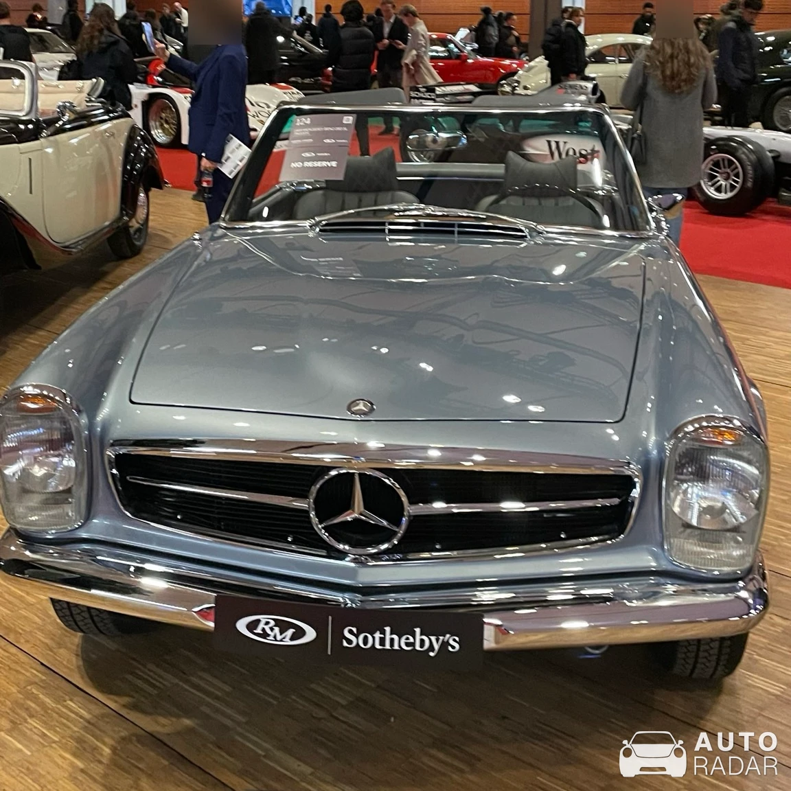 Mercedes-Benz 280 SL spotted in Paris, France