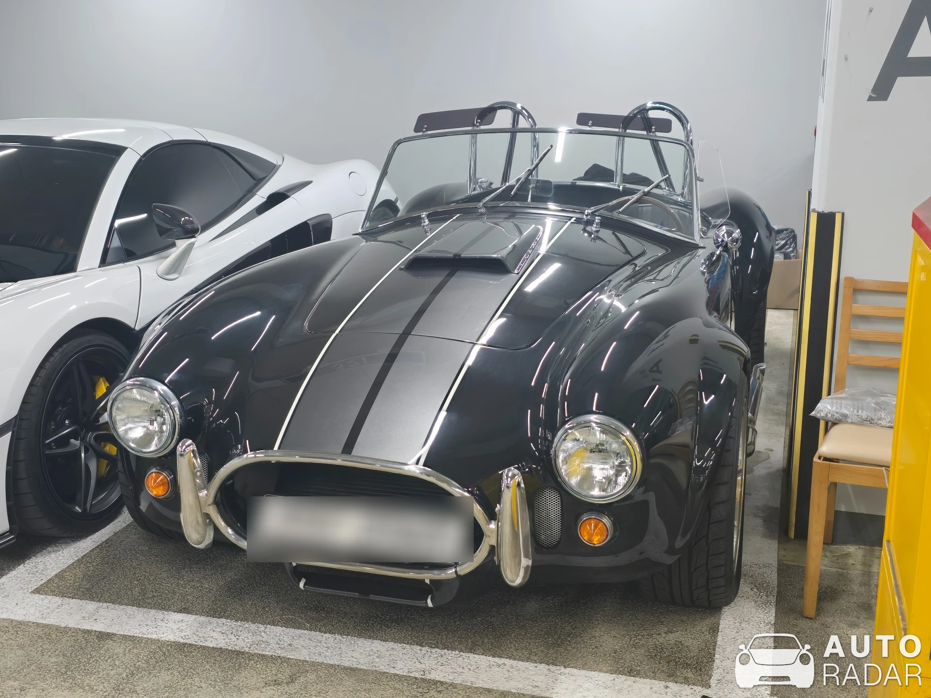 Shelby Cobra 427 spotted in Seocho District, South Korea