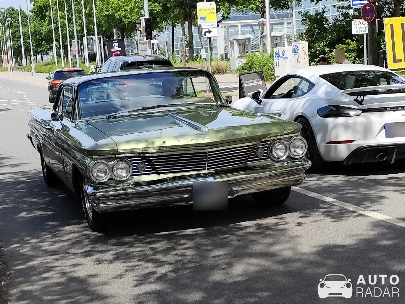 Pontiac Ventura Donk spotted in München, Deutschland