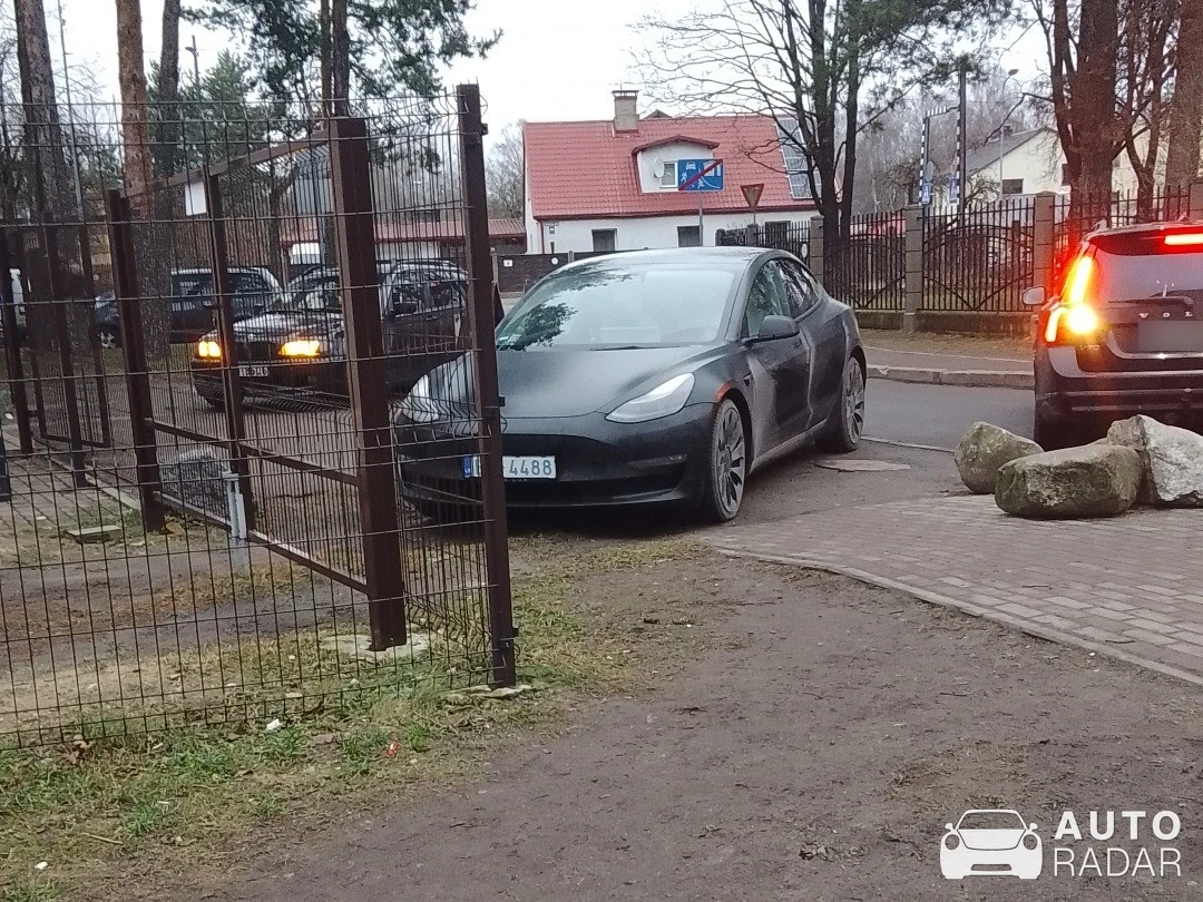 Tesla Model 3 Performance spotted in Rīga, Latvija