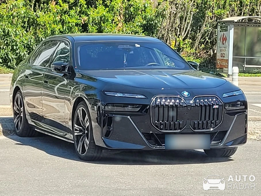 BMW i7 M70 G70 spotted in Sevrier
