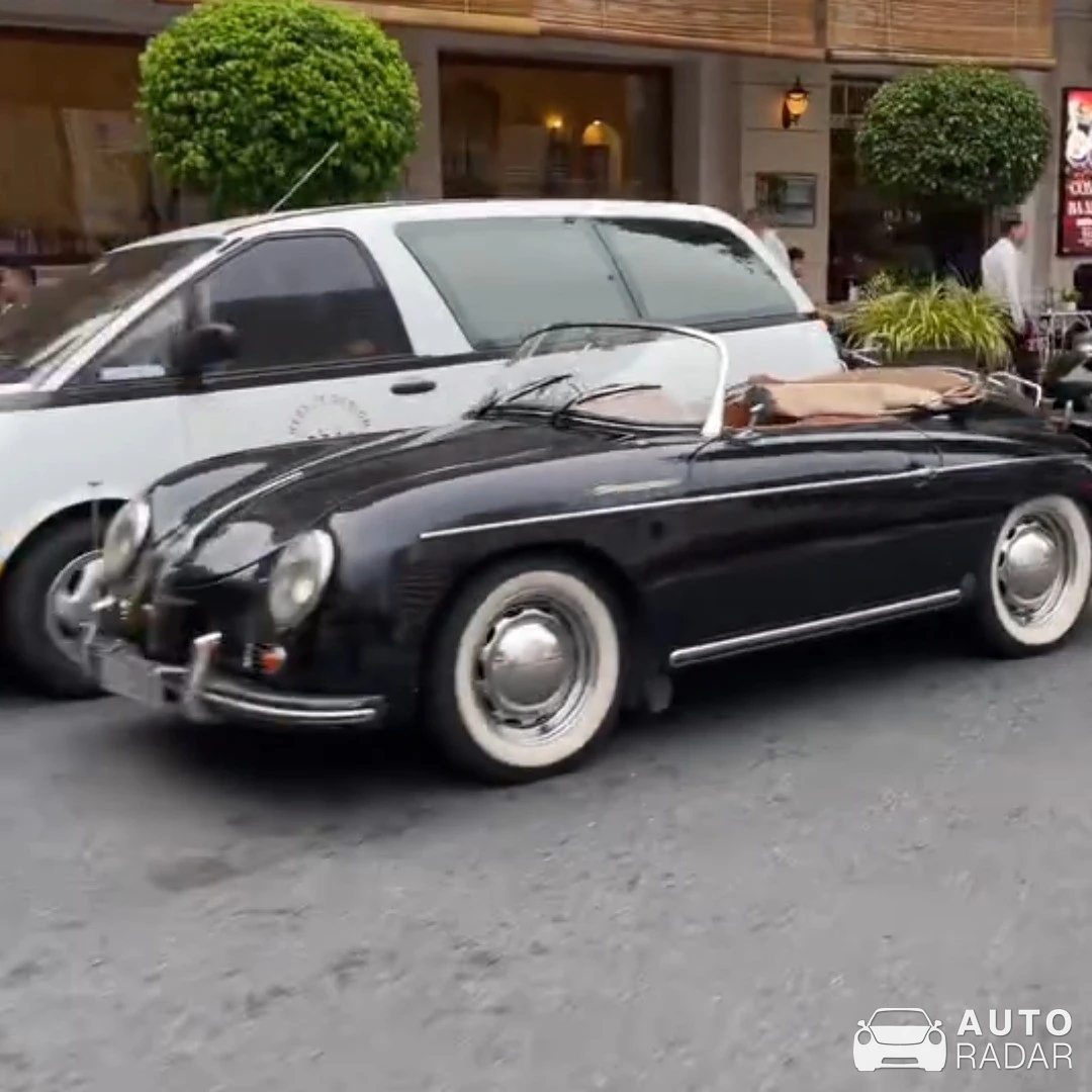 Porsche 356 Speedster spotted in Quận 1, Vietnam