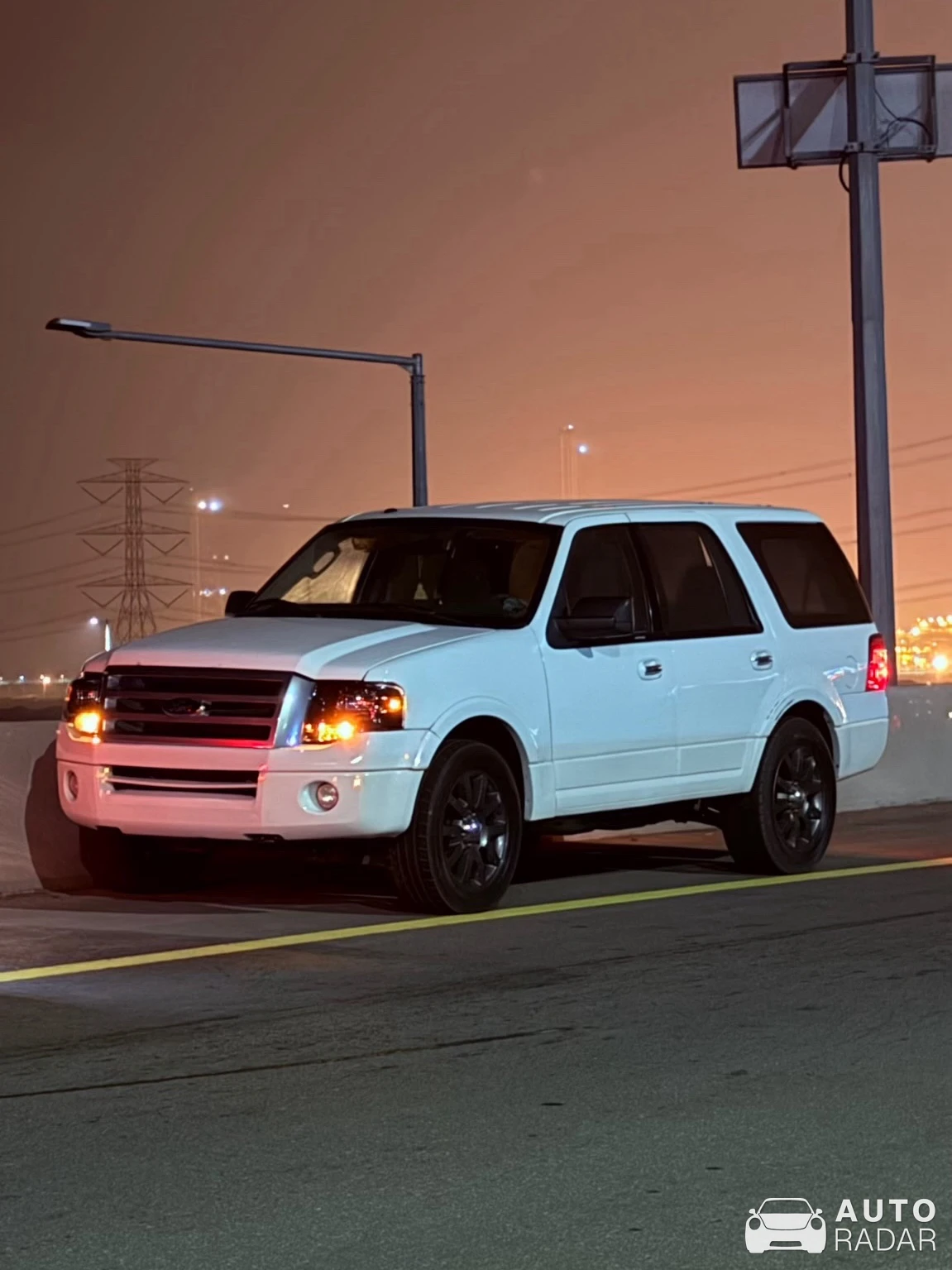 Ford Expedition Limousine spotted in جازان
