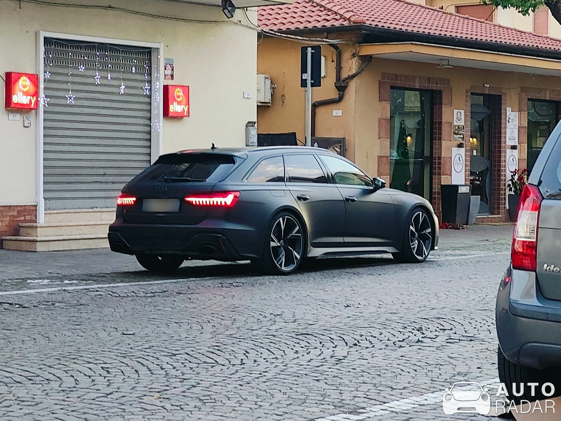 Audi RS6 Avant C7 spotted in Capaccio Scalo, Italia