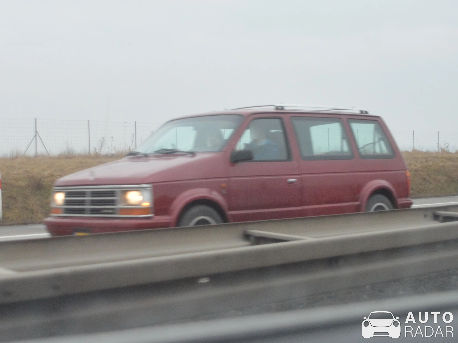 Chrysler Voyager  spotted in Stróża