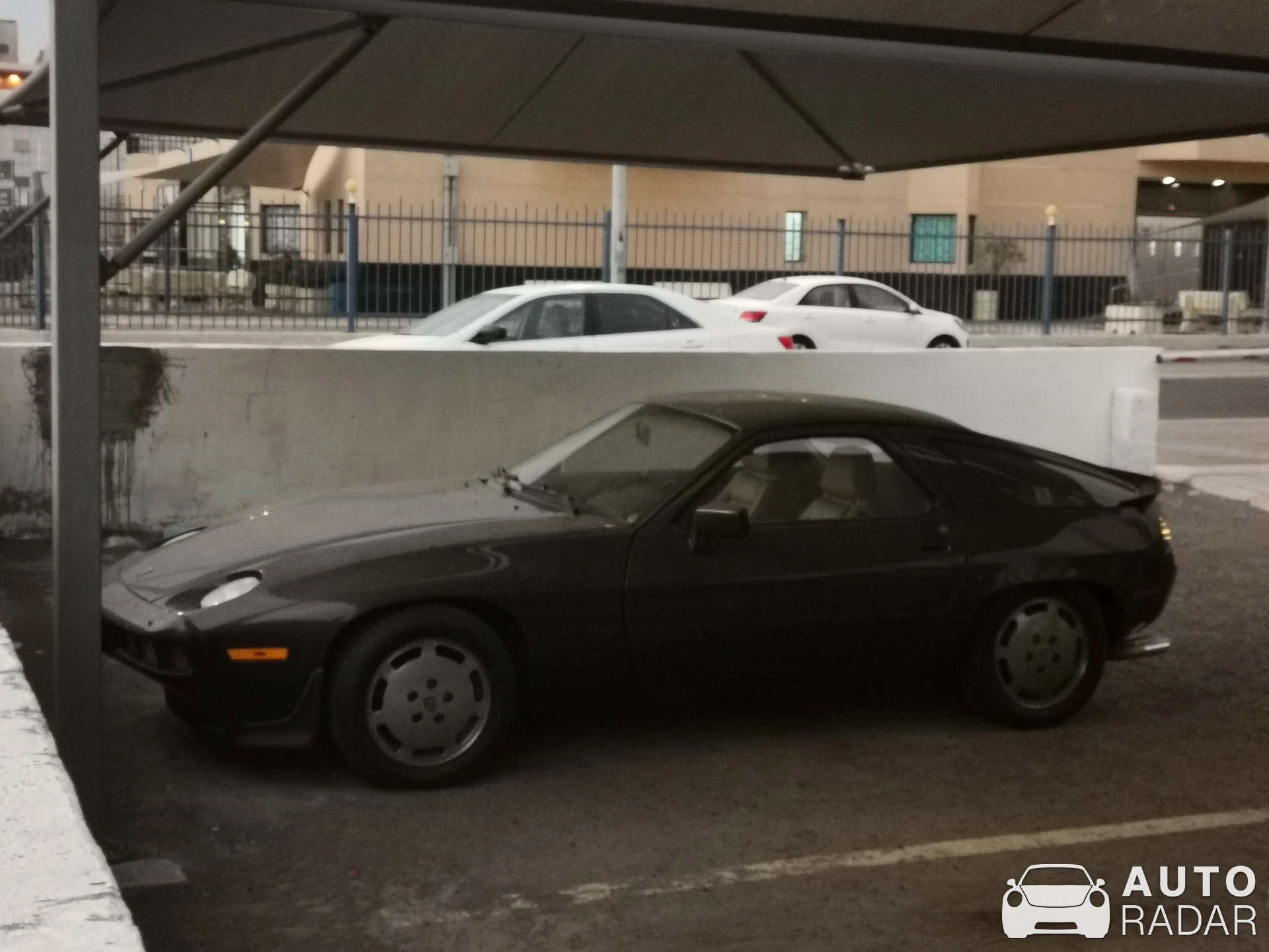 Porsche 928 spotted in Jeddah