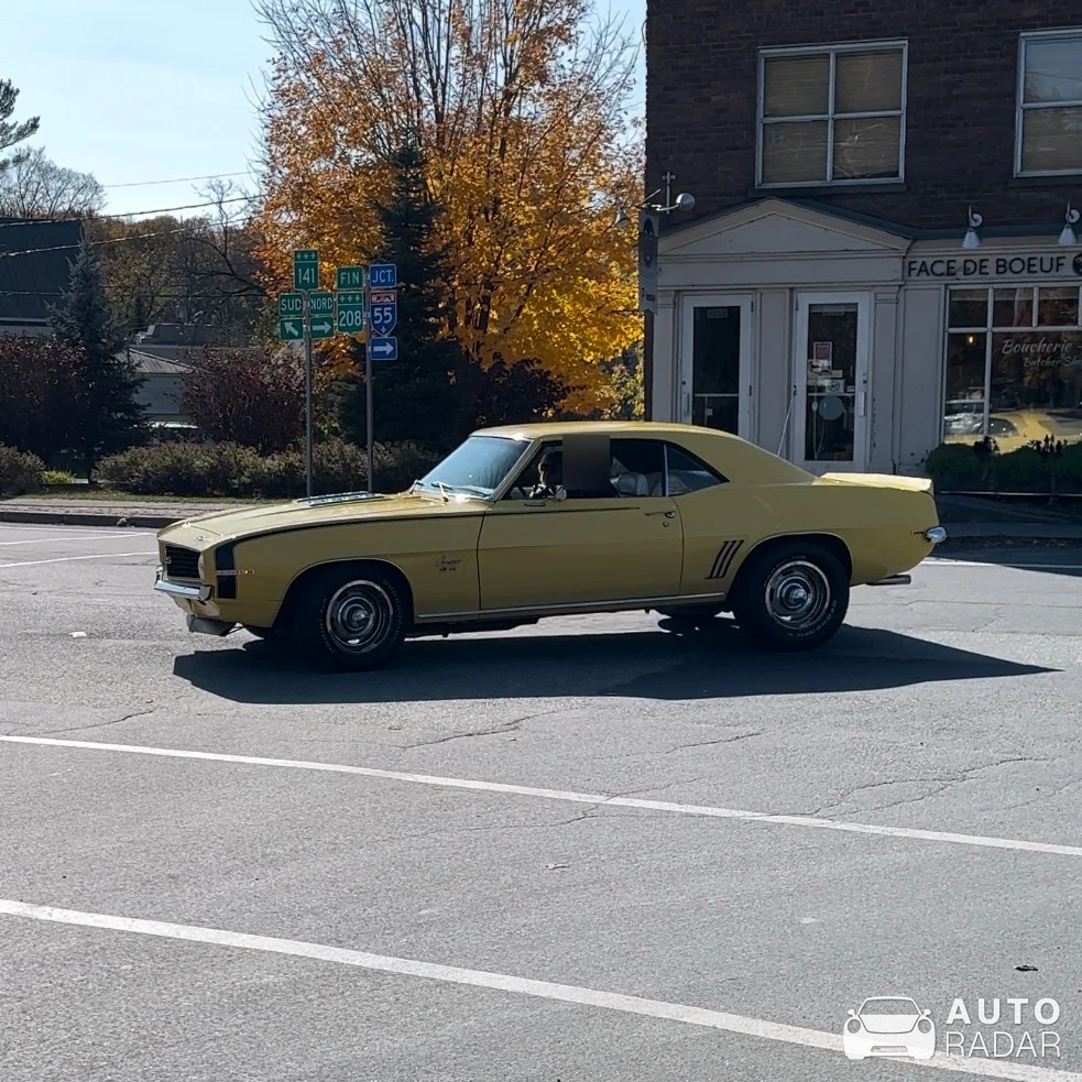 Chevrolet Camaro spotted in Ayer's Cliff, Canada