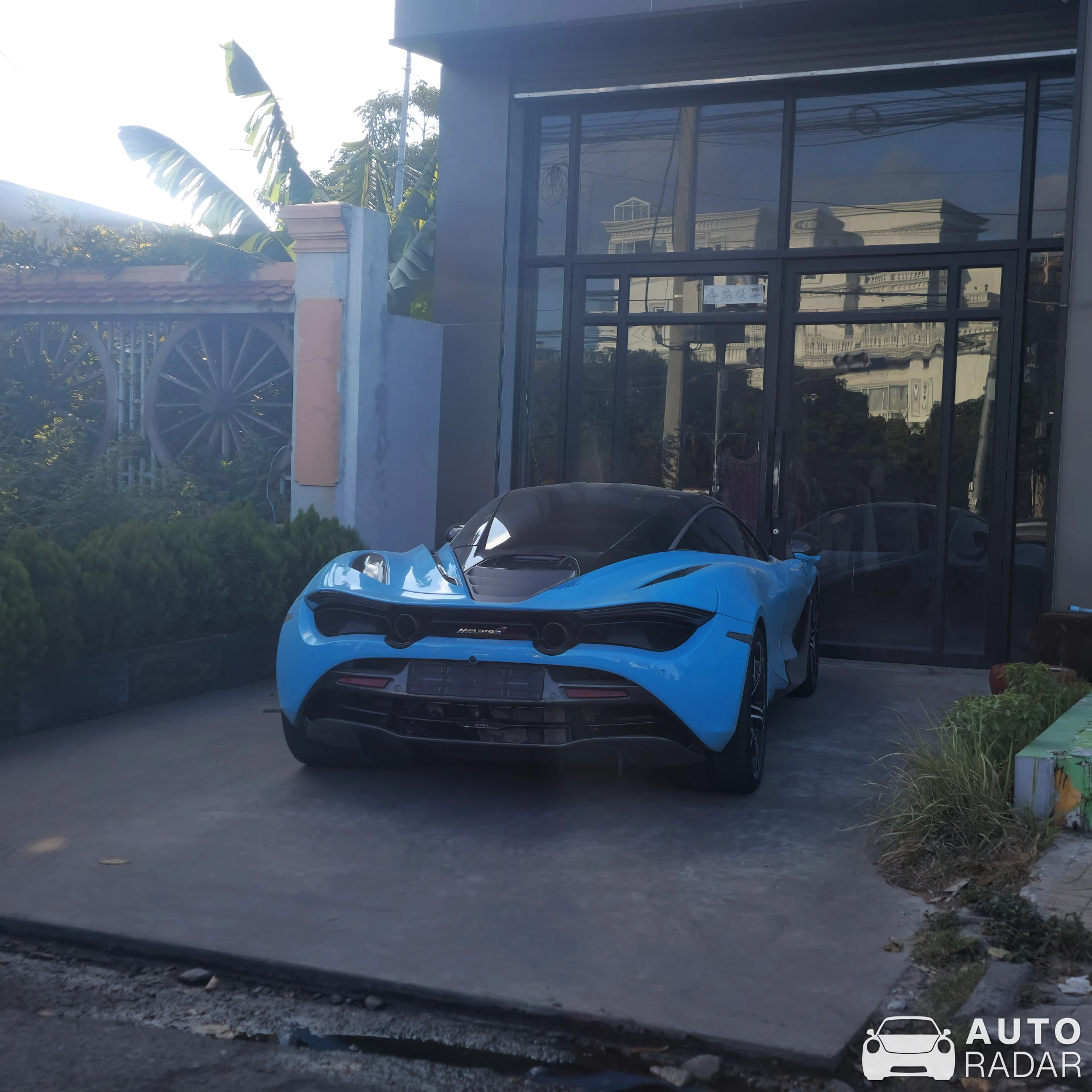 McLaren 720S spotted in Phnom Penh, Cambodia