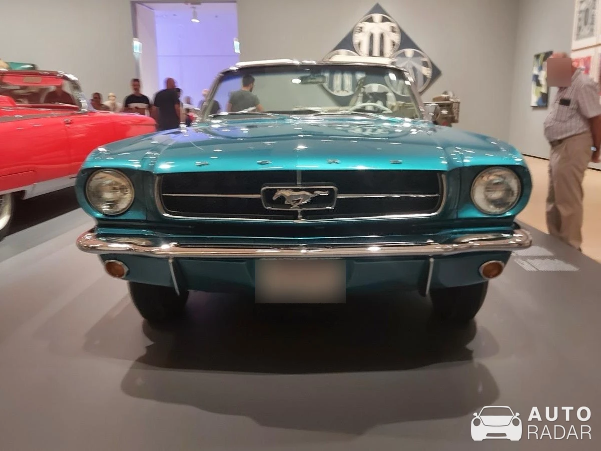 Ford Mustang GT Convertible spotted in Bilbao