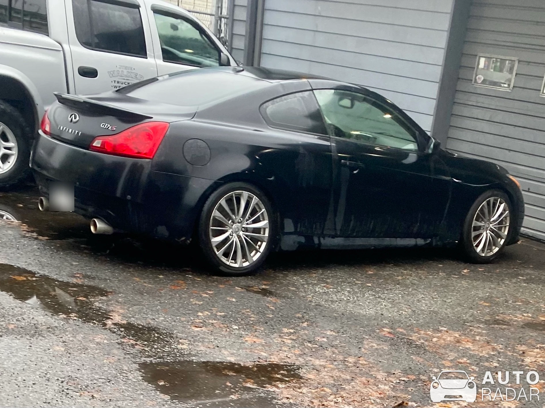 Infiniti G37S spotted in Maple Ridge