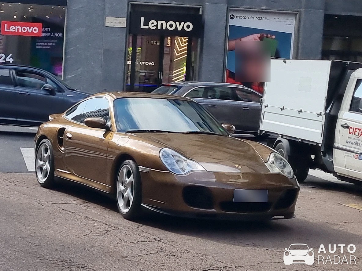 Porsche 996 Turbo spotted in Milano, Italia