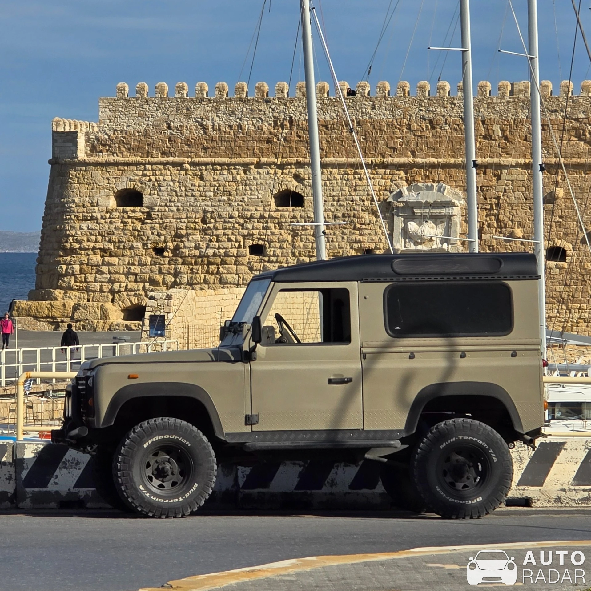 Land Rover Defender spotted in Iraklio, 그리스