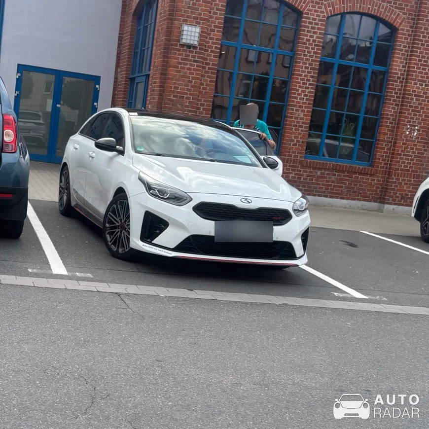 Kia Ceed GT spotted in Aue-Bad Schlema