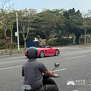 Porsche 718 Boxster spotted in San Ya Shi