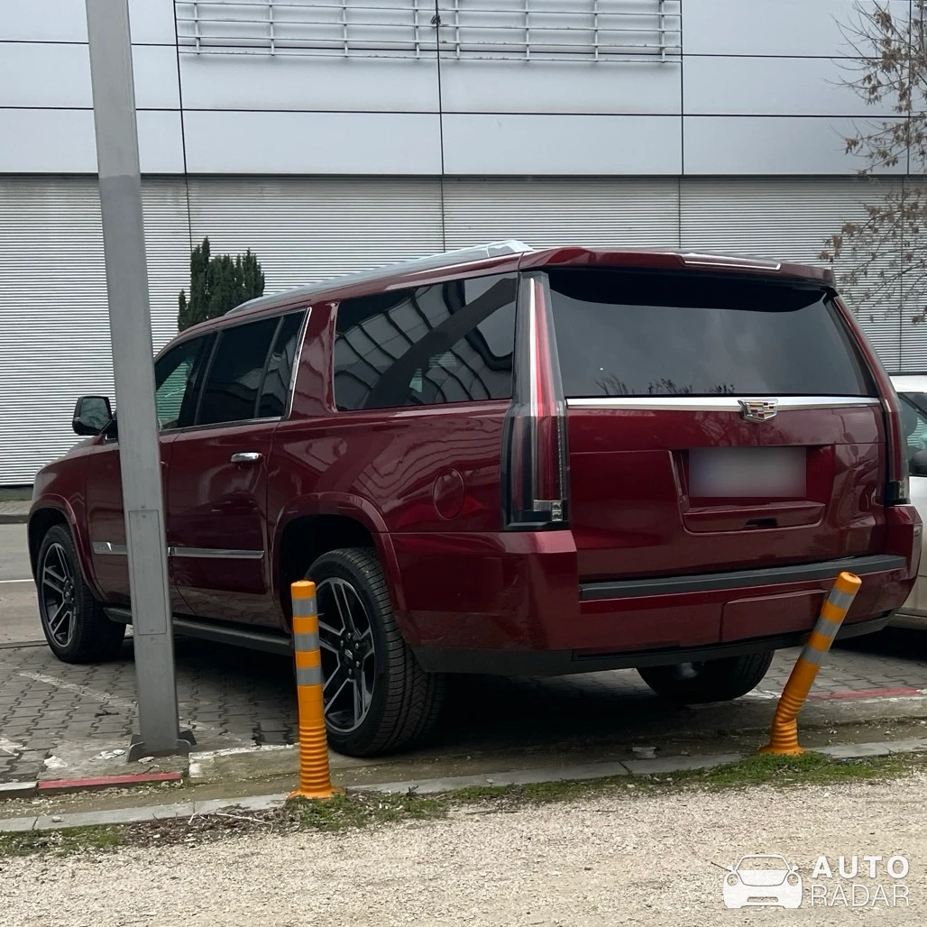 Cadillac Escalade ESV spotted in București