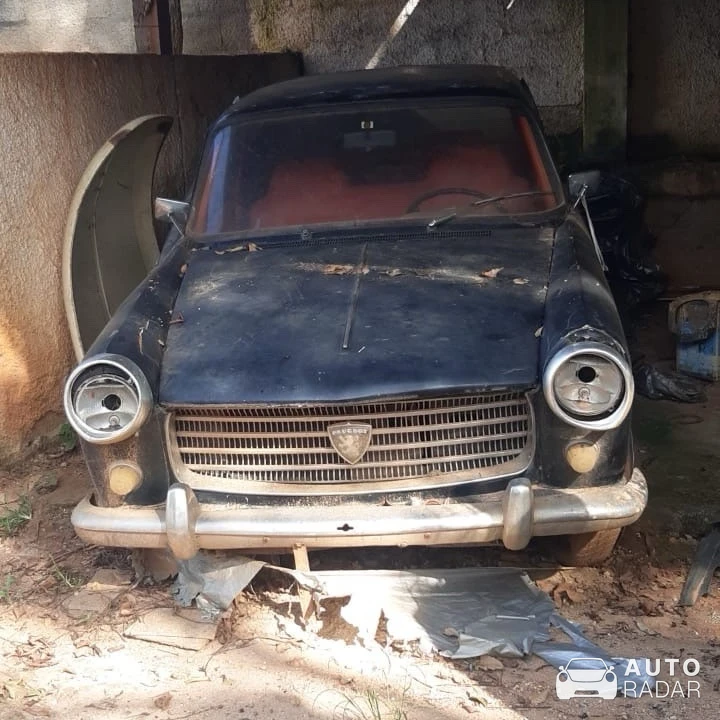 Peugeot 403 spotted