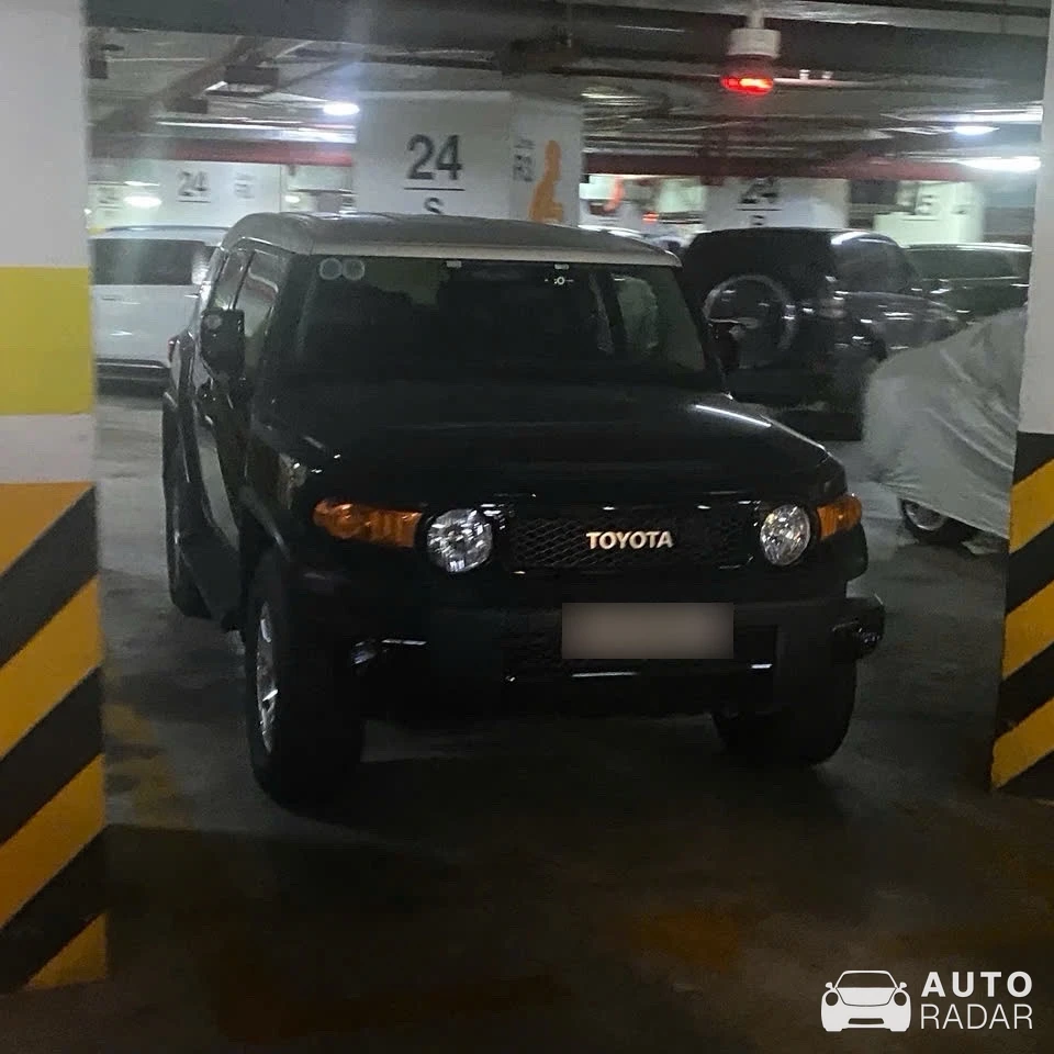 Toyota FJ Cruiser spotted in Thanh Xuân, Việt Nam