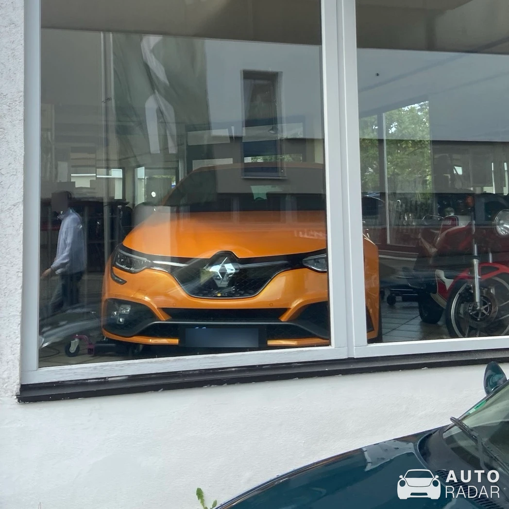 Renault Mégane RS Trophy-R spotted in Bad Honnef