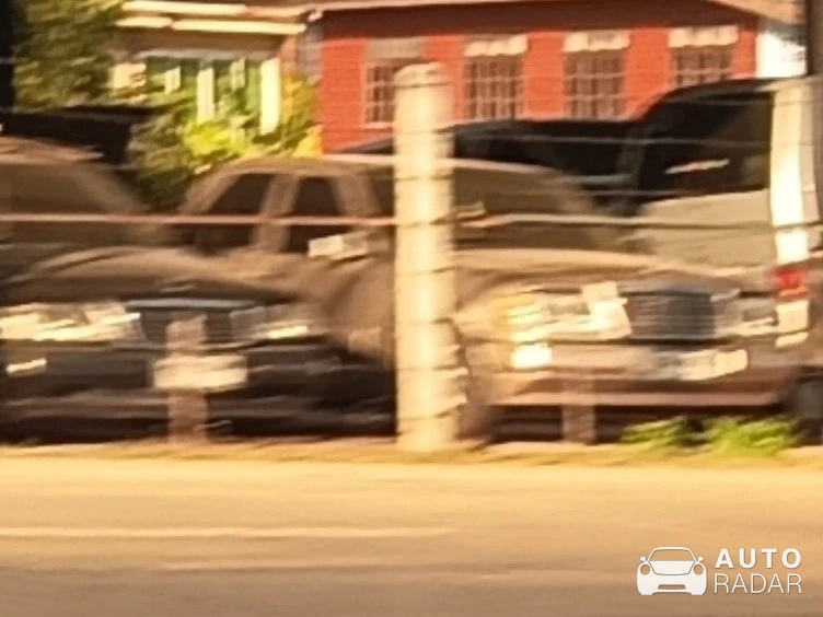 Mercedes-Benz E-Klasse W124 spotted in Mueang Sukhothai, Thailand