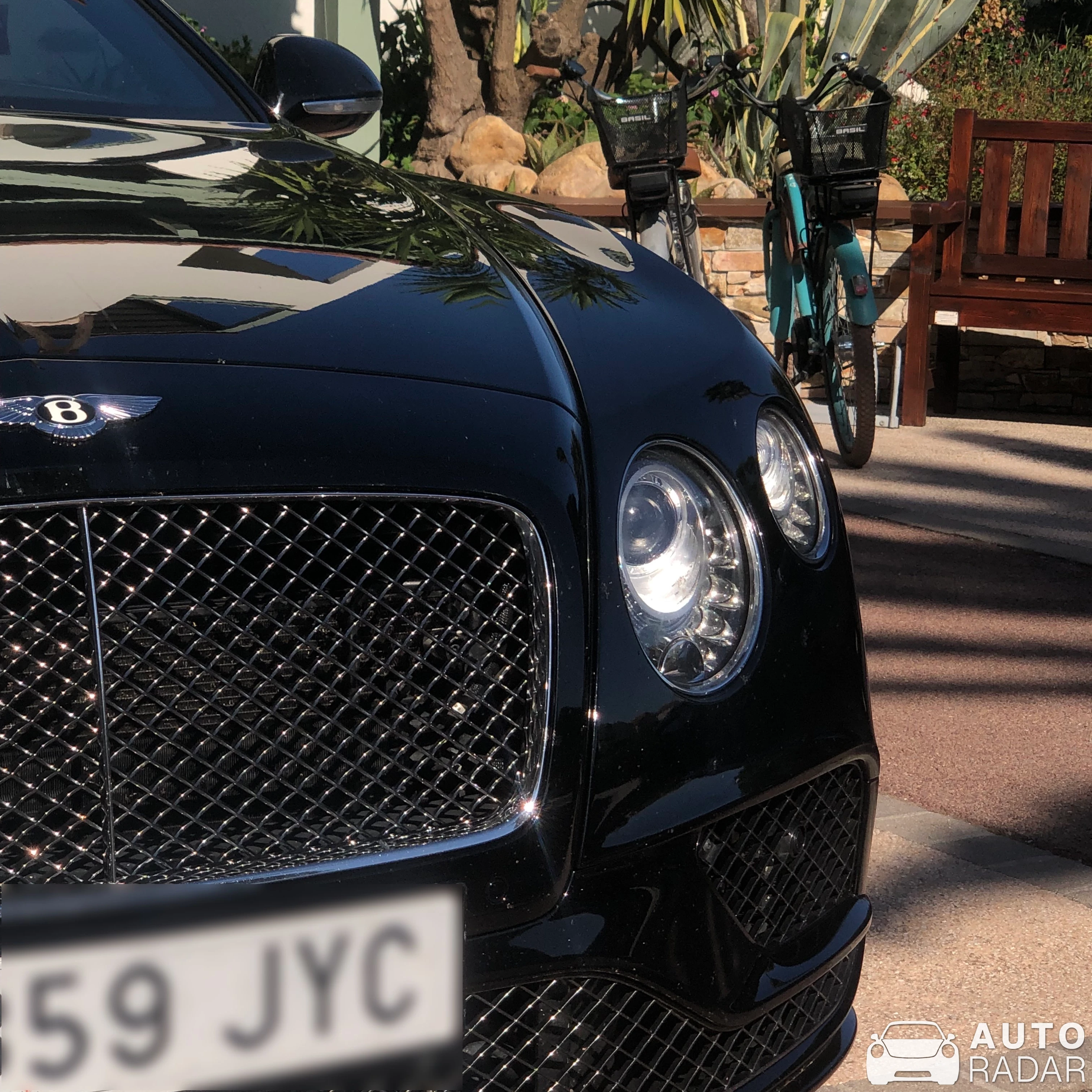 Bentley Continental GT V8 2016 spotted in Saint-Cyprien