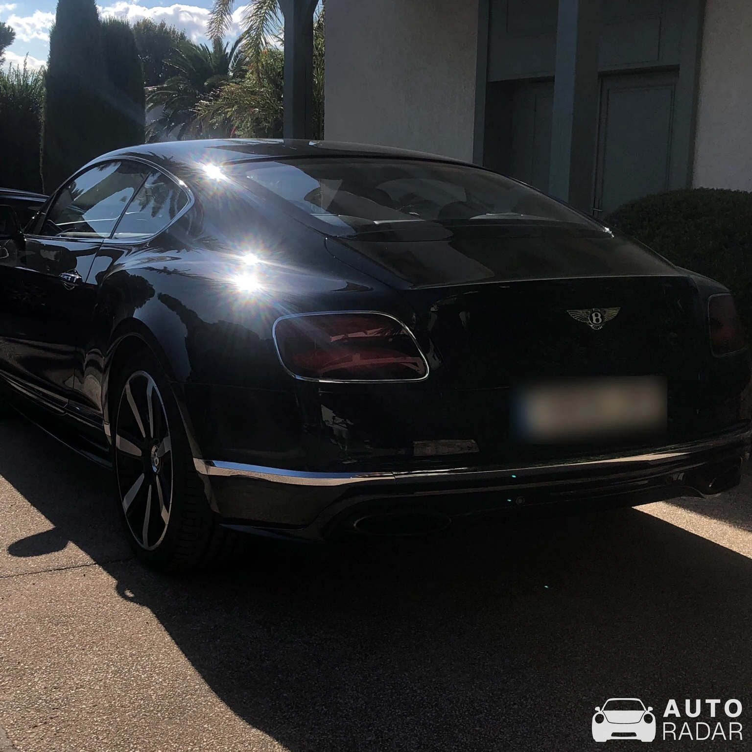 Bentley Continental GT V8 2016 spotted in Saint-Cyprien, France