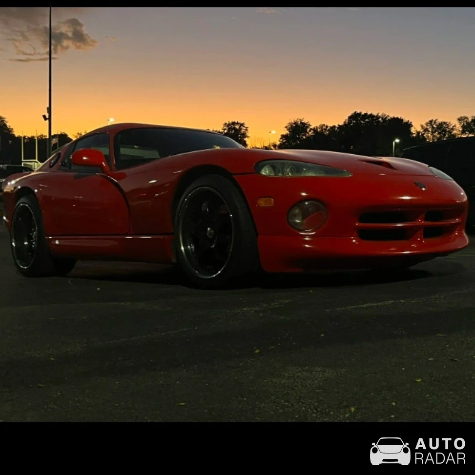 Dodge Viper spotted in Elk Grove Village, United States