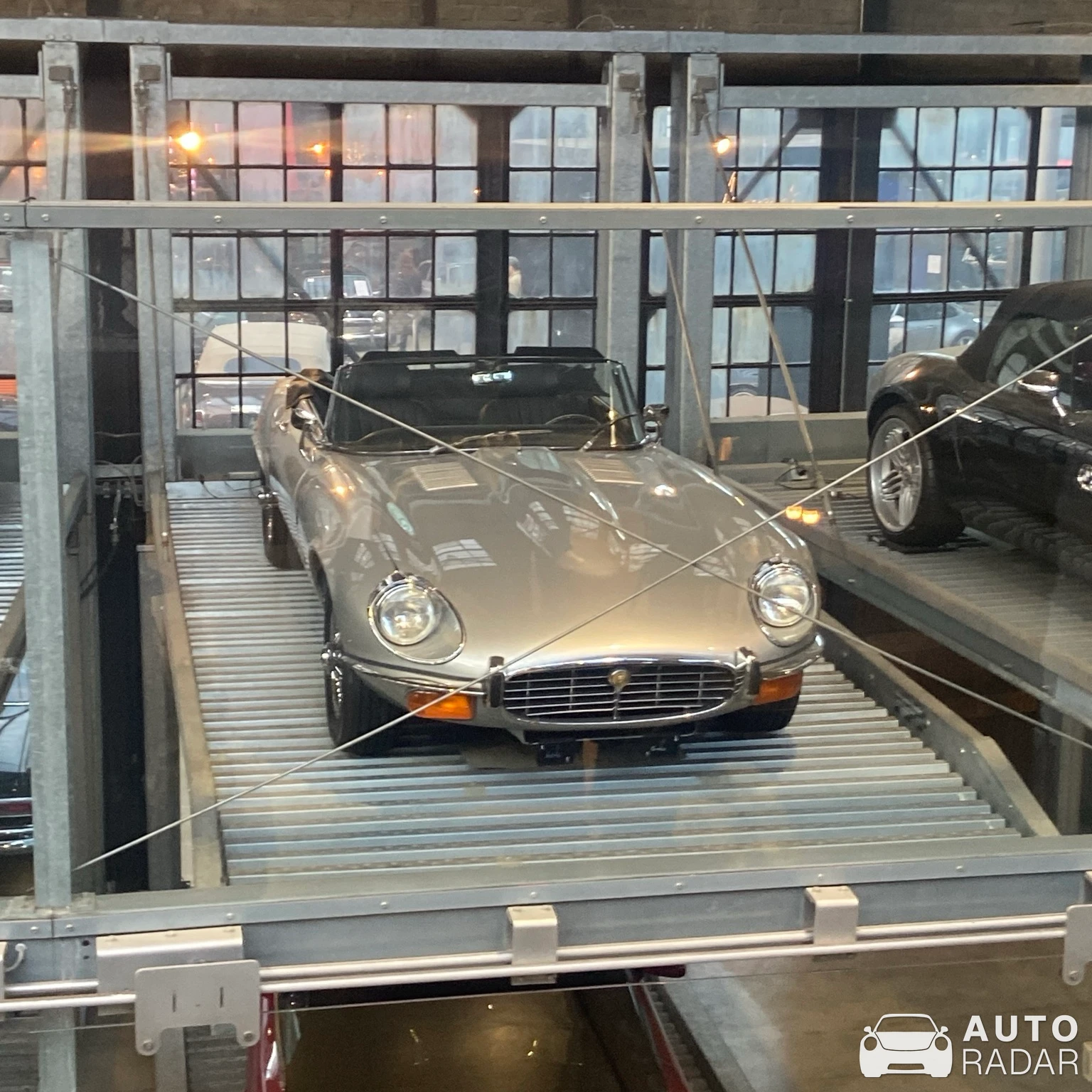 Jaguar E-Type Series 3 V-12 Roadster spotted in Düsseldorf